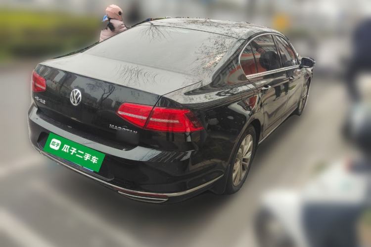 Used Volkswagen Magotan 2018 330TSI DSG Luxury Model Rear Right 45 Deg