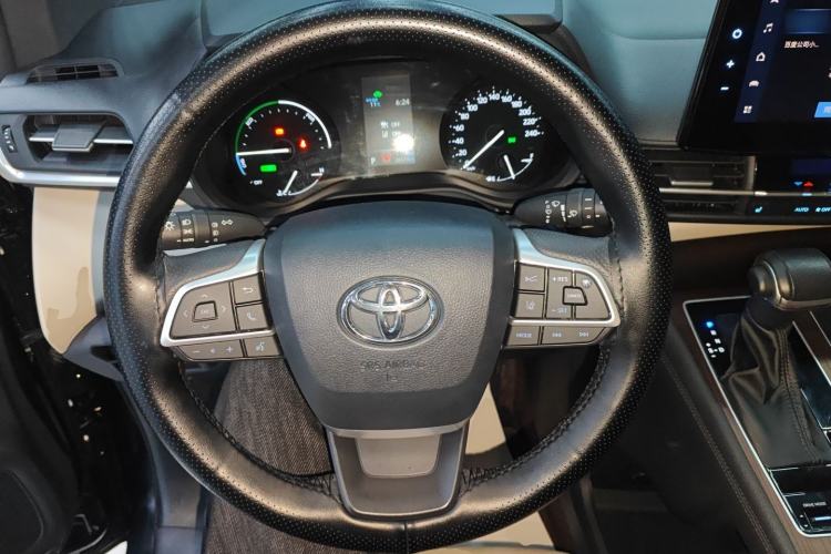Used Toyota Granvia 2022 2.5L Hybrid Premium Edition Steering Wheel