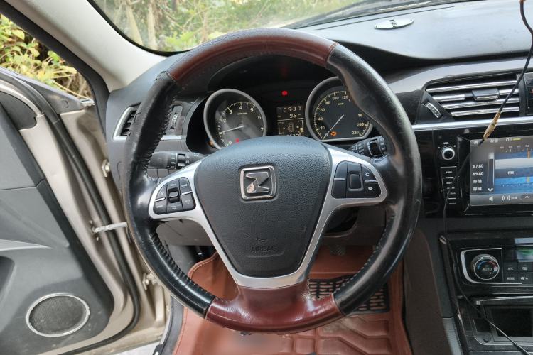 Used Zotye T600 2015 Family Edition 2.0T Manual Luxury Version
