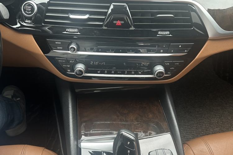 Used BMW 5 Series 2018 528Li Launch Special Edition Interior 2