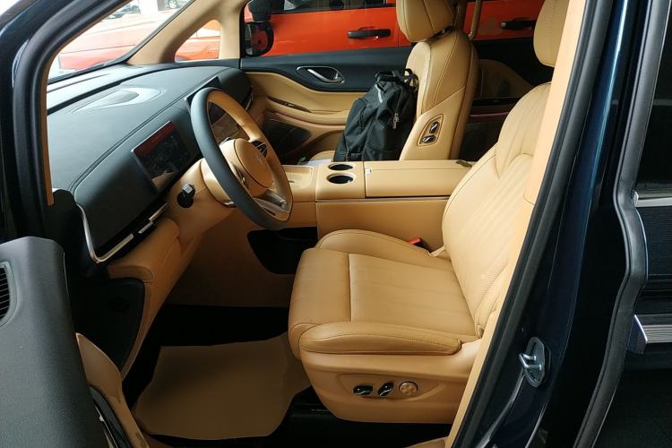 Used VOYAH Dream 2025 PHEV Four-Wheel-Drive Flagship Version – Qiankun Edition Left Front Seat