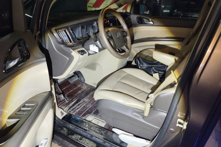 Used Buick GL8 2011 3.0L GT Luxury Business Haoya Edition
