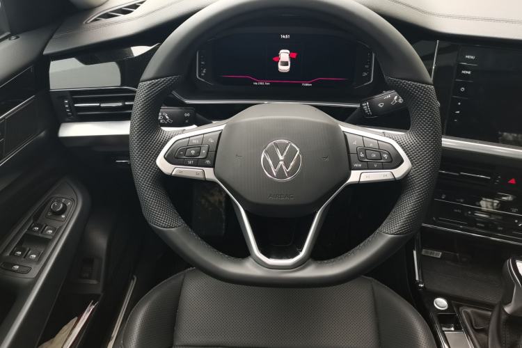 Used Volkswagen Passat 2025 Outstanding Model 380TSI Starry Dragon Glorious Edition
