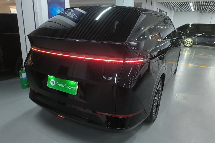 Used XPeng X9 2025 740 Ultra-Long Range Max Rear Right 45 Deg