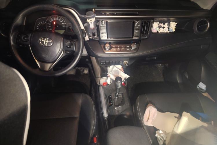 Used Toyota RAV4 2015 2.0L CVT Two-Wheel Drive Fashion Edition
