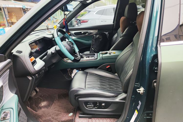 Used GAC Trumpchi GS8 2022 Dual-Engine Series 2.0TM Two-Wheel Drive Prestige Edition (7 Seats) Left Front Seat