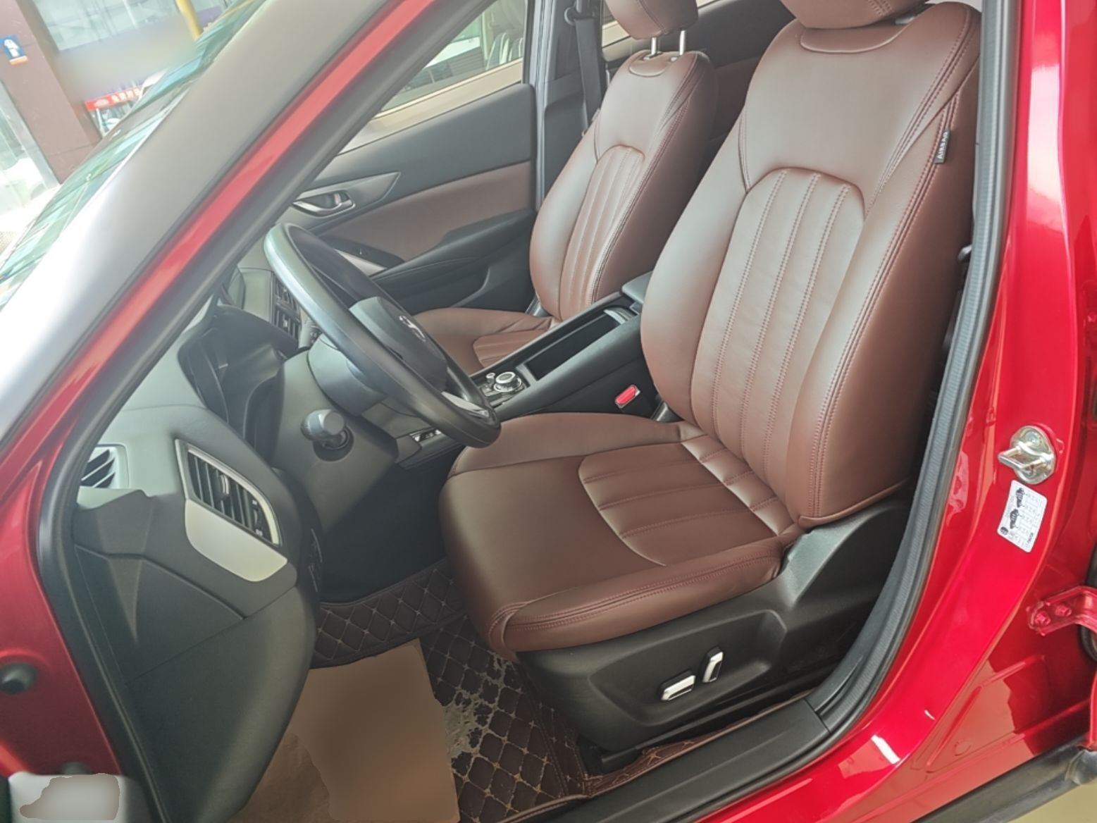 Vordere Reihe im Auto