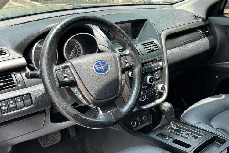 Used Bestune X80 2015 2.0L automatic luxury version