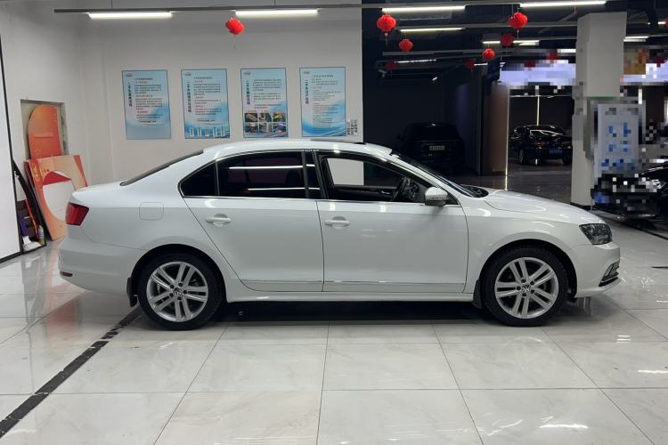 Used Volkswagen Sagitar 2015 1.6L Automatic Comfort Model