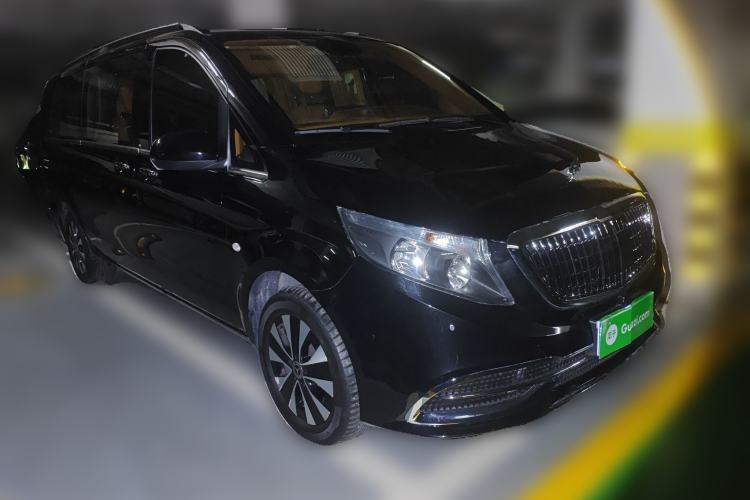 Used Mercedes-Benz Vito 2023 2.0T Elite Version 7 Seats Front Right 45 Deg