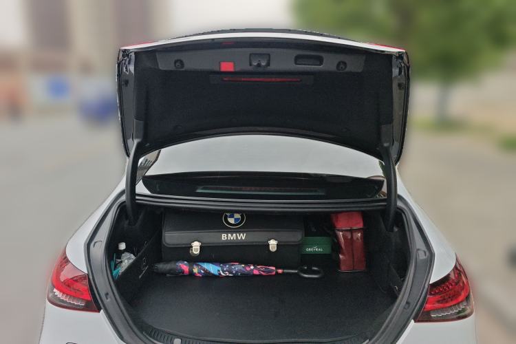 Used Mercedes-Benz E-Class New Energy 2022 E 350 e L Plug-in Hybrid Sports Sedan Trunk