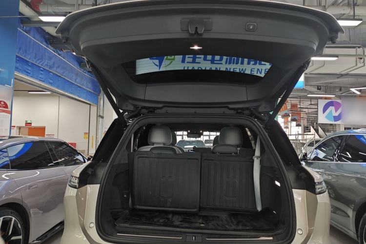 Used Nio ES8 2023 75 kWh Executive Edition
