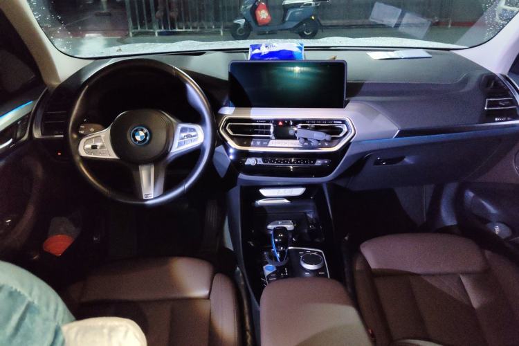 Used BMW iX3 2022 Updated Leading Type Center Console