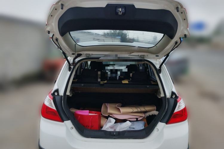 Used Venucia R50X 2013 1.6L Automatic Model
