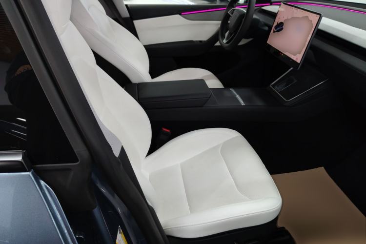 Used Tesla Model Y 2025 Rear-Wheel-Drive Version Right Front Seat