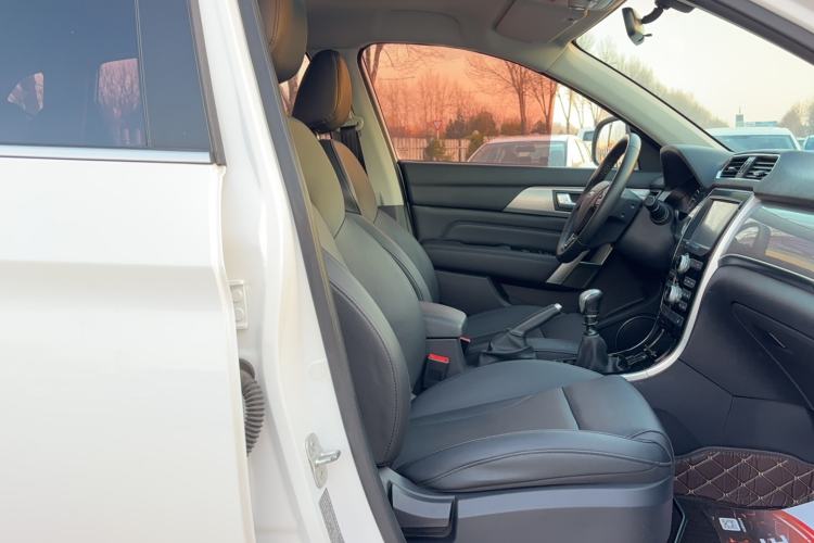 Used Haval H2 2017 Red-Label 1.5T Manual Two-Wheel-Drive Elite Model