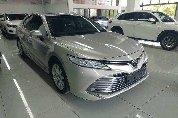 Used Toyota Camry 2019 Revised Version 2.0G Luxury Edition
