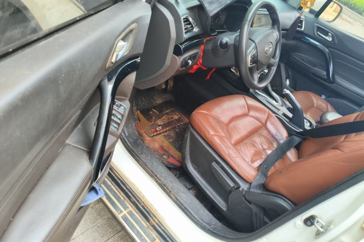 Used GAC Trumpchi GS4 2015 200T G-DCT Elite Edition Driver Seat