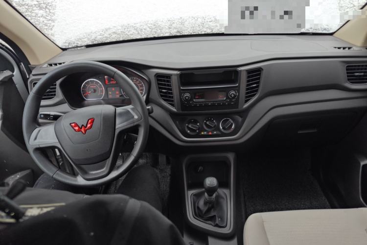 Used Wuling Hongguang V 2022 1.5L Jingqu Edition Electric-Assist LAR