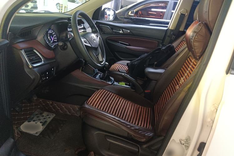 Used Changan Lingxuan 2017 1.5T Manual Joyful & Happy Model
