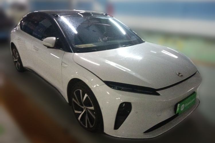 Used Nio ET5 2022 75 kWh Front Right 45 Deg