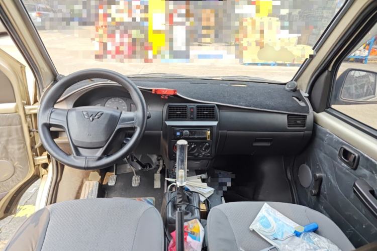 Used Wuling Rongguang 2019 1.5L Extended Basic Version Center Console