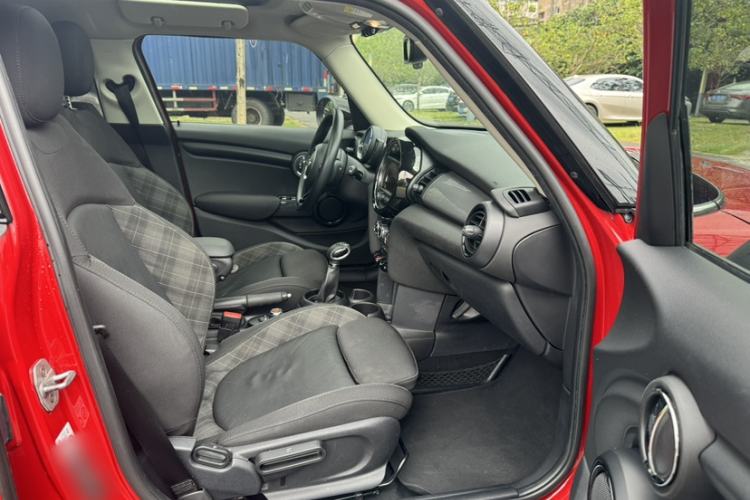 Used MINI 2016 1.5T COOPER Five-Door Edition

