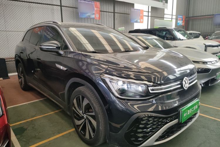 Used Volkswagen ID.6 CROZZ 2022 Standard Range PURE Edition Front Right 45 Deg