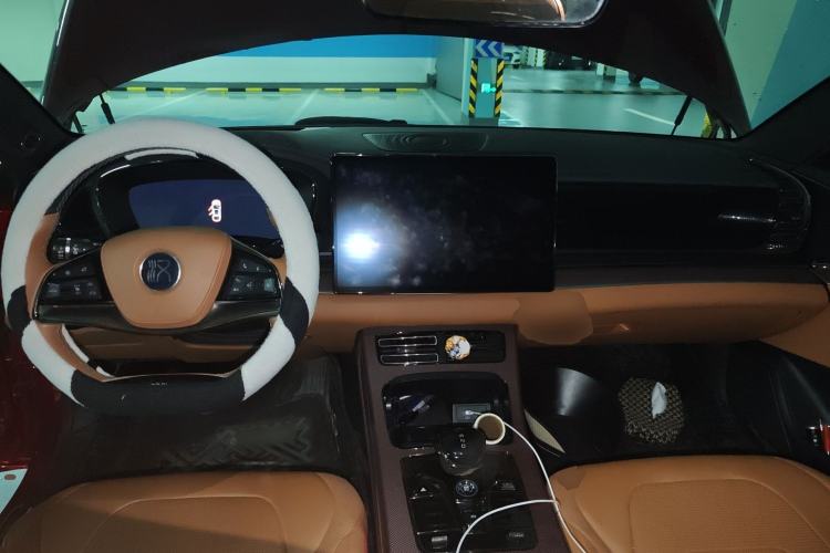 Used BYD Han 2022 EV Genesis Edition 715 km Front-Wheel-Drive Flagship Model Center Console