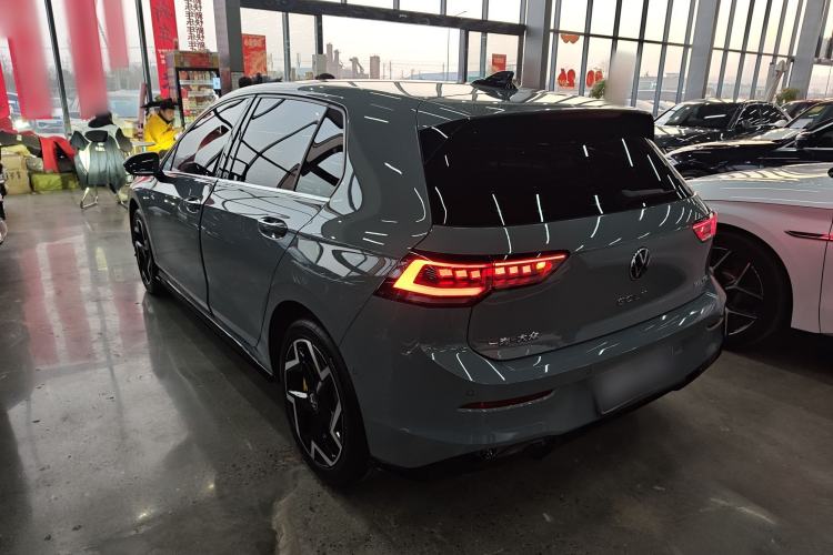 Used Volkswagen Golf 2025 Facelift 300TSI R-Line
