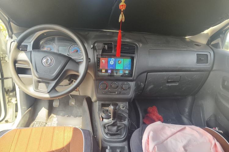 Used Dongfeng Fengon 330 2016 1.5L Manual Enjoyment Model DK15 Center Console