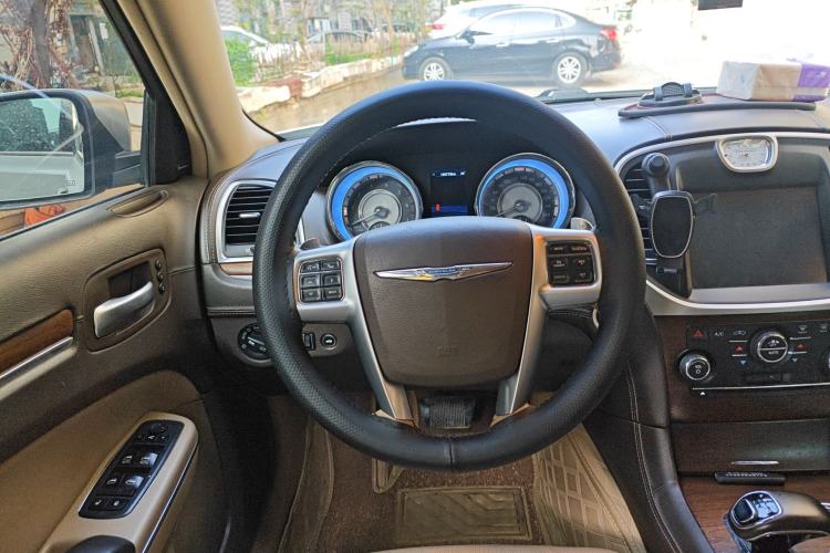 Used Chrysler 300C 2012 3.6L Luxury Edition