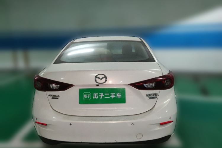 Used Mazda 3 Axela 2016 Sedan 1.5L Automatic Luxury Model
