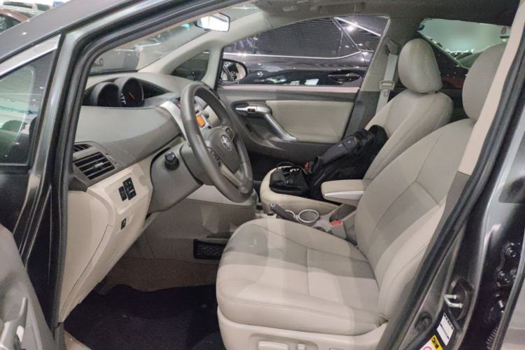 Used Toyota Verso 2014 Starlight 180G CVT Deluxe Multi-Function Edition
