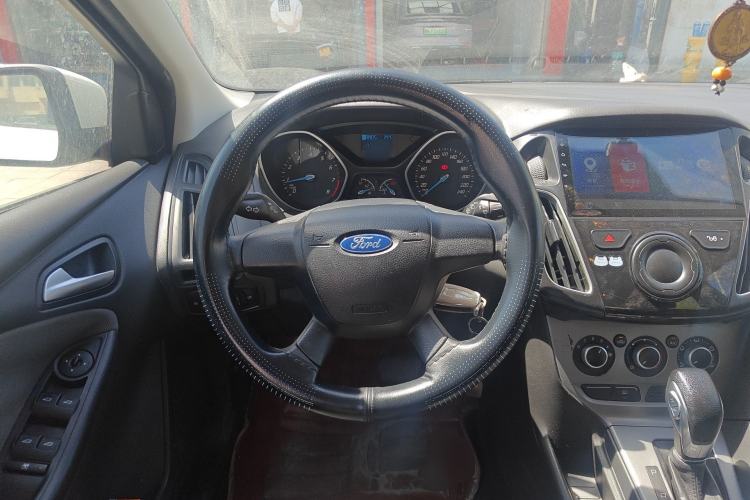 Used Ford Focus 2012 Hatchback 1.6L Automatic Comfort Model Steering Wheel