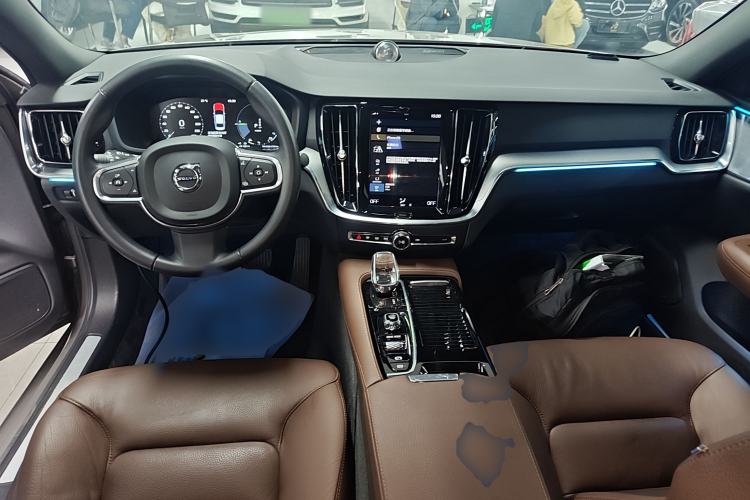 Used Volvo S60 New Energy 2020 T8 e-Drive Hybrid All-Wheel Drive Smart Luxury Edition Center Console