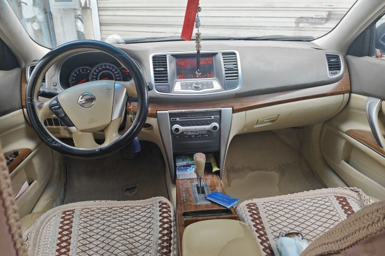 Used Nissan Teana 2011 2.0L XL Comfort Edition Center Console