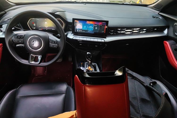 Used MG 5 2021 180 DVVT CVT Youthful Style Edition Center Console