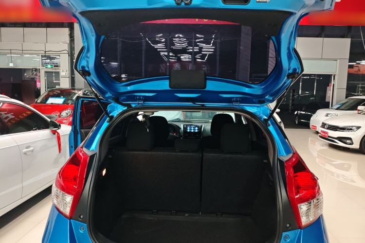 Used Toyota YARiS L Zhi Xuan 2015 1.5E Automatic Charm Edition
