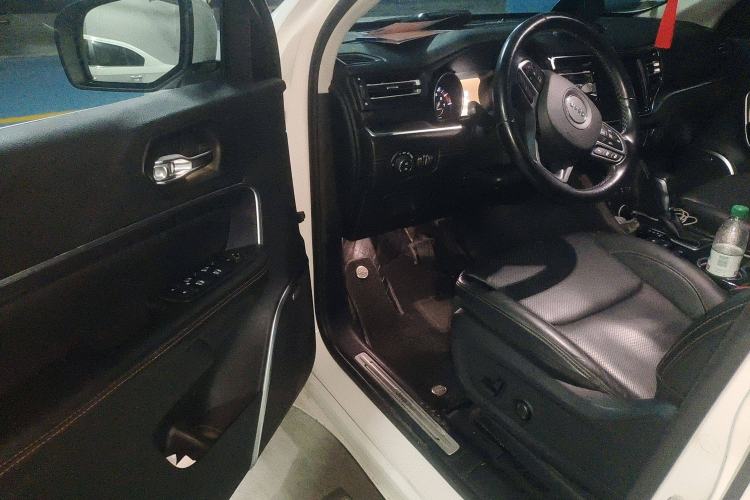 Used Jeep Grand Commander 2018 2.0T Four-Wheel Drive Smart Enjoyment Version China V Emission Standard
