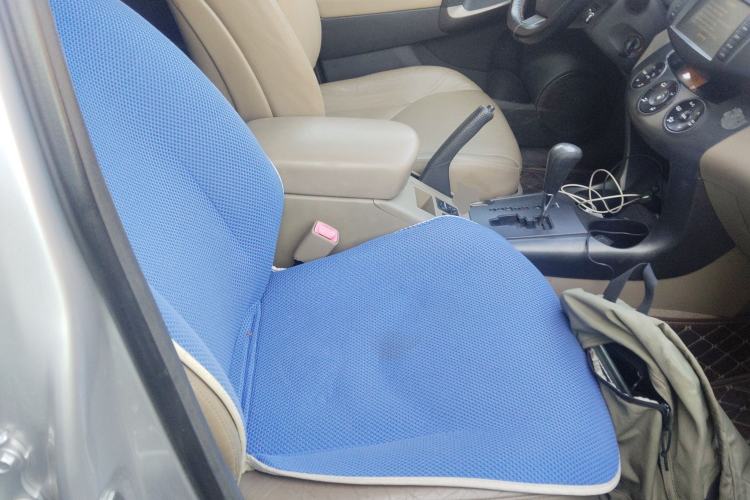 Used Toyota RAV4 2011 2.4L Automatic 4x4 Luxury Edition Right Front Seat