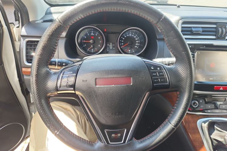 Used Haval H6 2015 Revised Version Sport Edition 1.5T Manual Transmission Two-Wheel Drive Elite Grade
