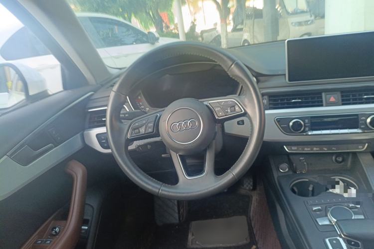 Used Audi A4L 2019 40 TFSI Fashion Edition China VI Emission Standard

