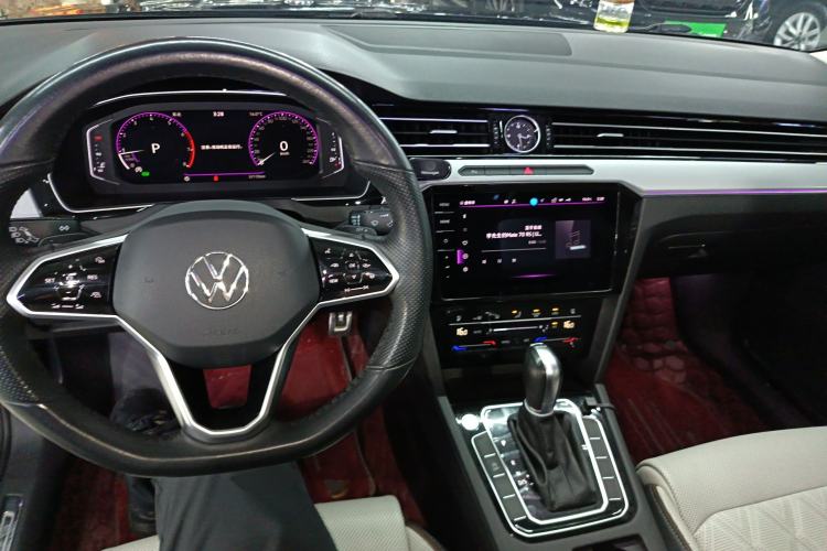 Used Volkswagen Magotan 2023 2 Million Units Limited Edition 330TSI DSG Leading Version Center Console