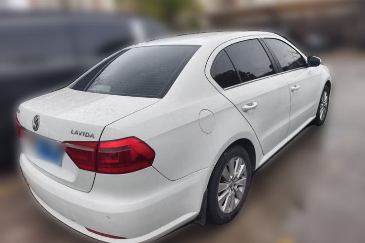 Used Volkswagen Lavida 2013 Restyled Classic 1.6L Manual Comfort Edition
