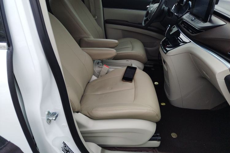 Used Buick GL8 2022 Land Cruiser Executive Class 652T Comfort Model Right Front Seat