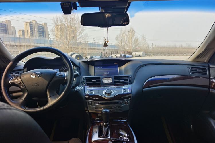 Used Infiniti Q70 2013 Q70L 2.5L Elegance Edition Interior 2