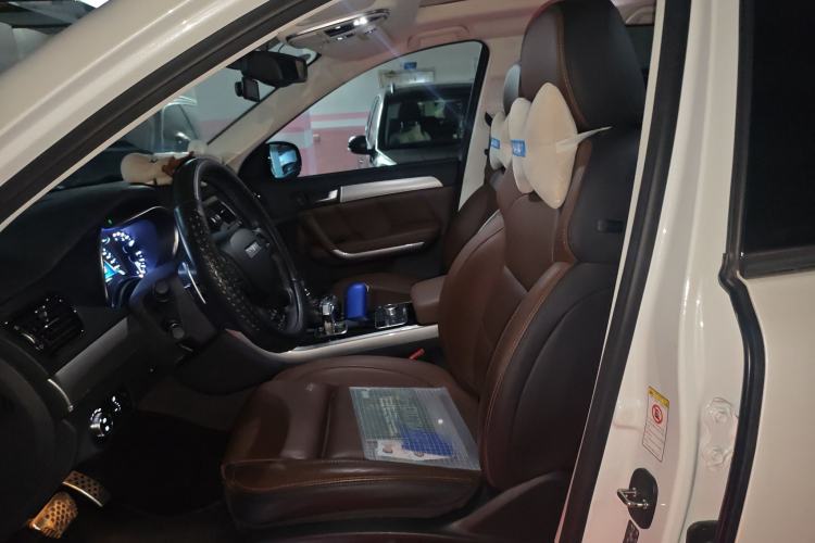 Used Haval H8 2017 2.0T Gasoline Two-Wheel Drive Smart Edition
