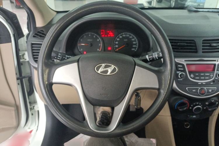 Used Hyundai Verna (older generation) 2014 1.4L Manual Smart GLS Trim
