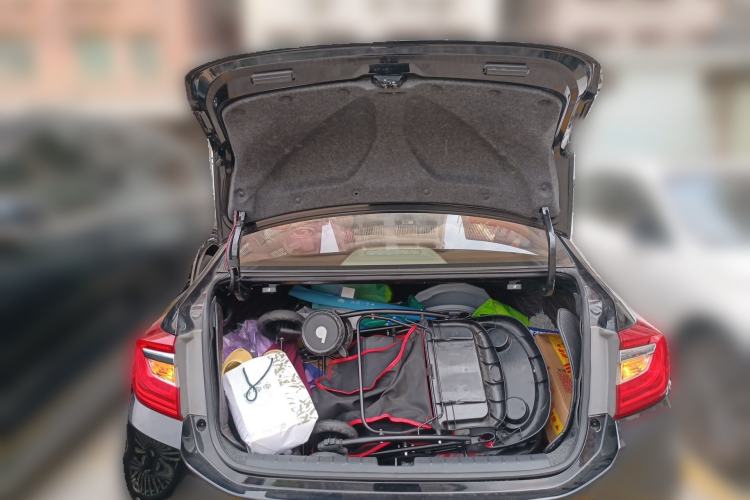 Used Honda Crider 2015 1.8L automatic luxury edition Trunk